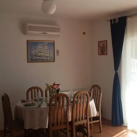 Tina Διαμέρισμα Τρογκίρ