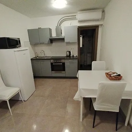 Tina Apartman Trogir