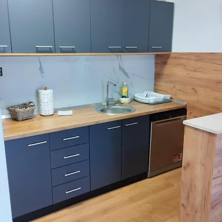 Tina Apartman