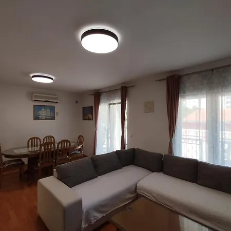 Tina Apartman *